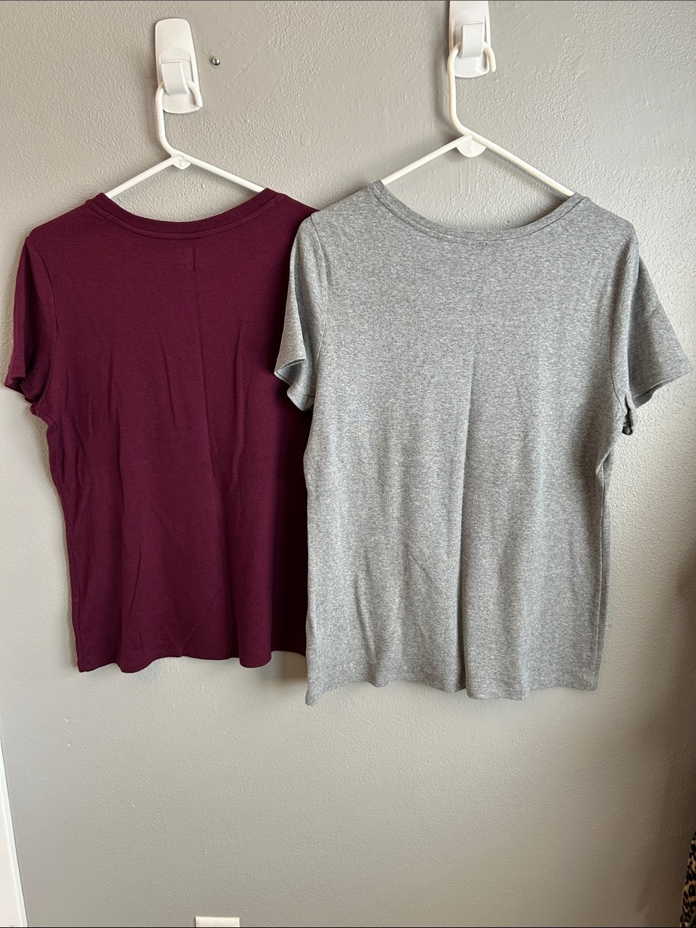 Time and Tru Short Sleeve Crewneck Tee - Burgundy and Heather Gray - Picture 4 of 4